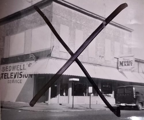 1023-broadway-street