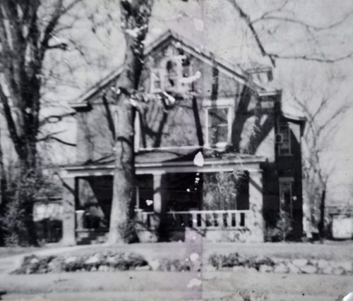 1915-broadway-street